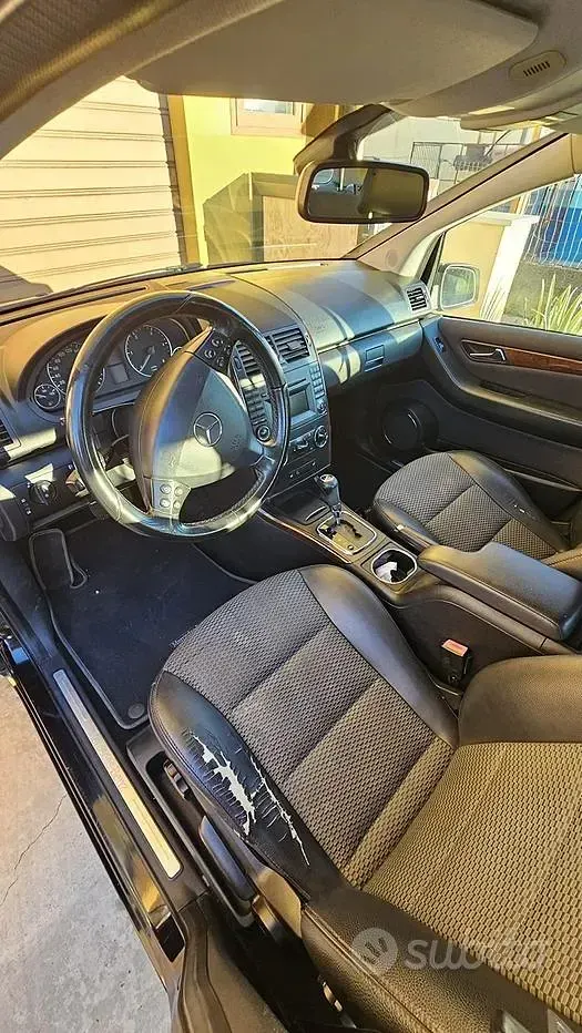 Usata Mercedes A180 Elegance 109 CV (80 kW) 2010 Nero Berlina