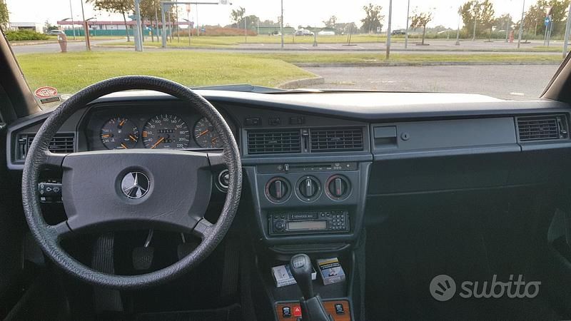 Usata Mercedes 190 122 CV (89 kW) 1988 Bianco Berlina
