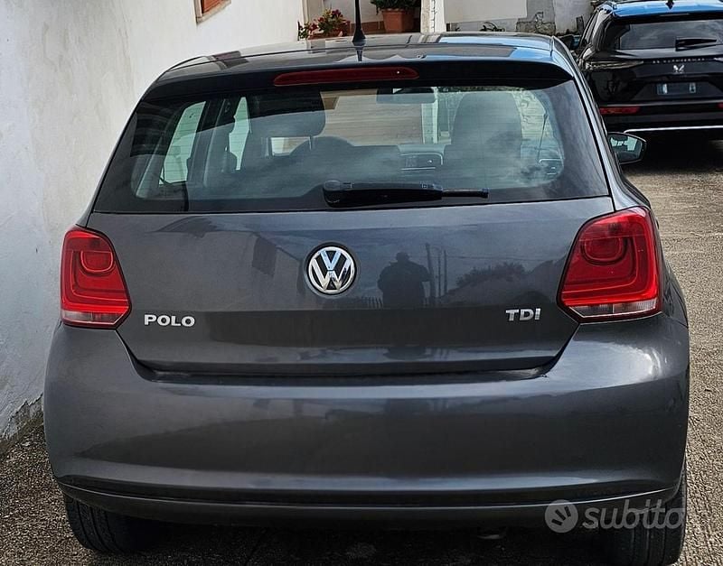 Usata VW Polo 90 CV (66 kW) 2011 Grigio Berlina
