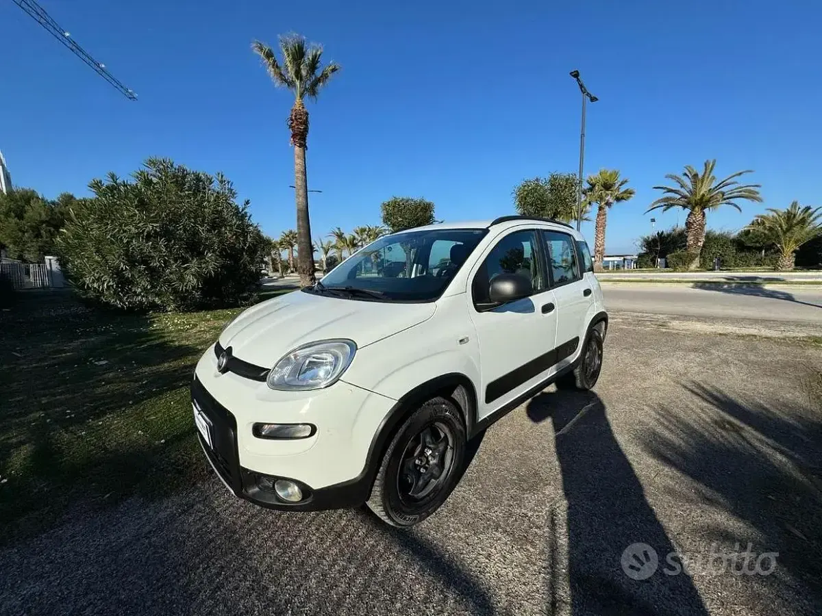 Usado Fiat Panda 4x4 S 86 CV (63 kW) 2019 Blanco Utilitario
