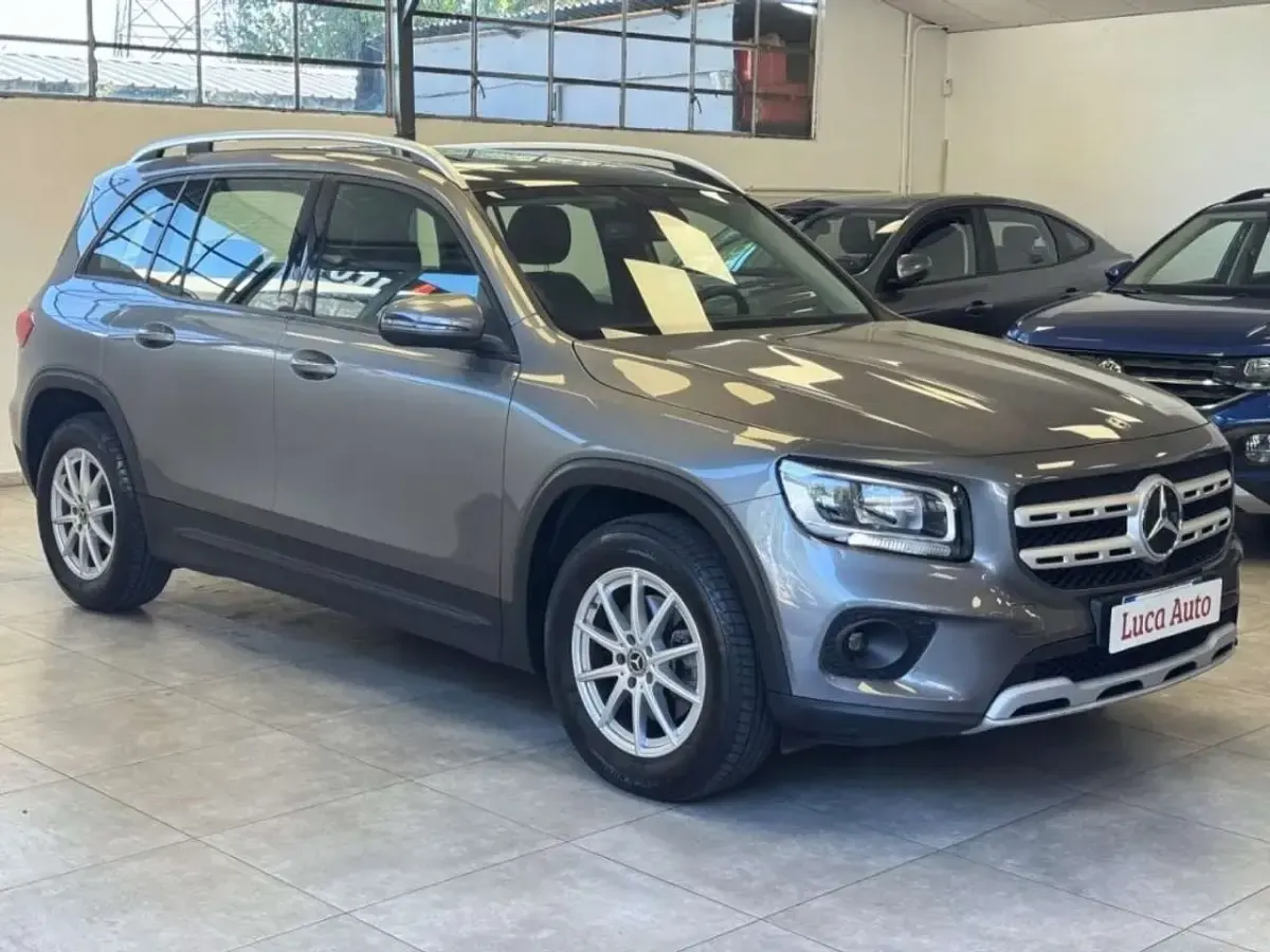 Usata Mercedes GLB180 116 CV (85 kW) 2021 Grigio SUV