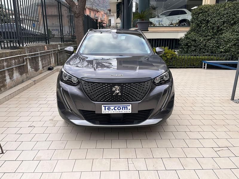 Usata Peugeot 2008 Allure 102 CV (75 kW) 2020 Gray SUV
