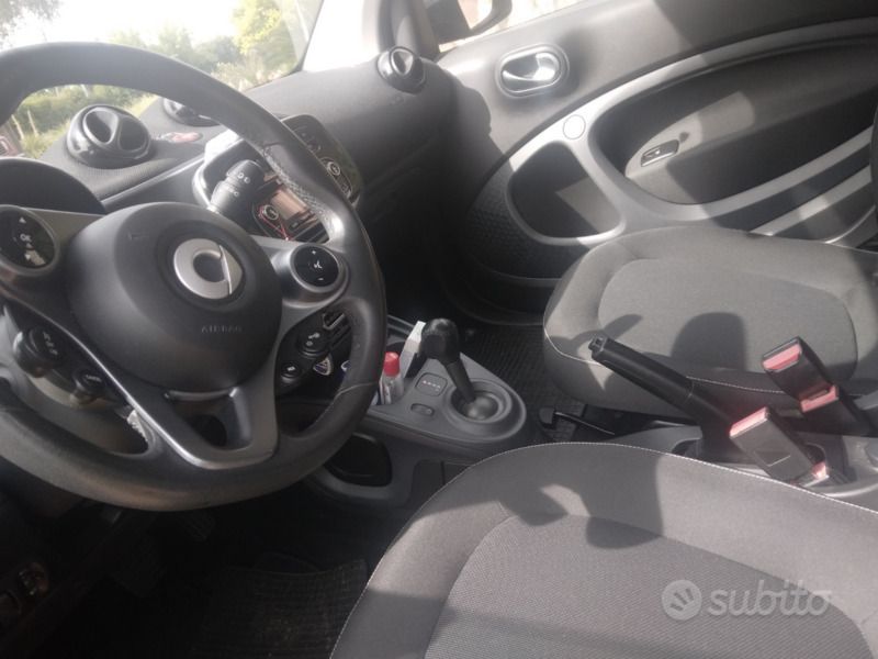 Usata Smart ForTwo Coupé Passion 54 CV (39 kW) 2017 Utilitaria