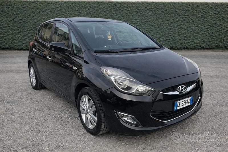 Usata Hyundai ix20 Comfort 90 CV (66 kW) 2016 Nero Utilitaria