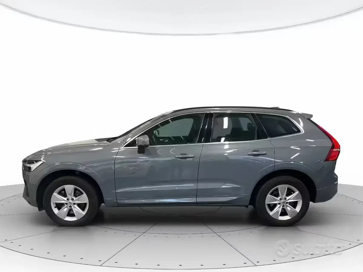 Usata Volvo XC60 Momentum 197 CV (144 kW) 2022 Grigio SUV