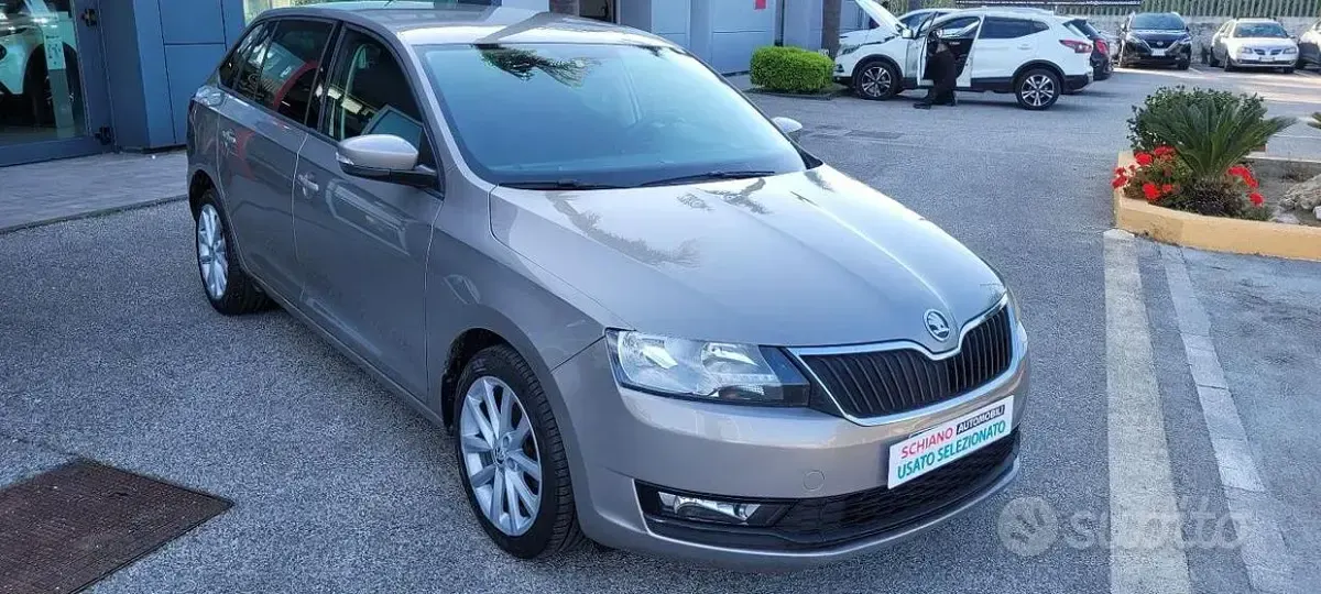 Usata Skoda Rapid 90 CV (66 kW) 2018 Beige Utilitaria