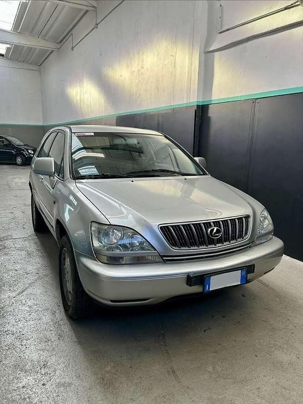 Usata Lexus RX300 Executive Line 201 CV (147 kW) 2001 Argento SUV