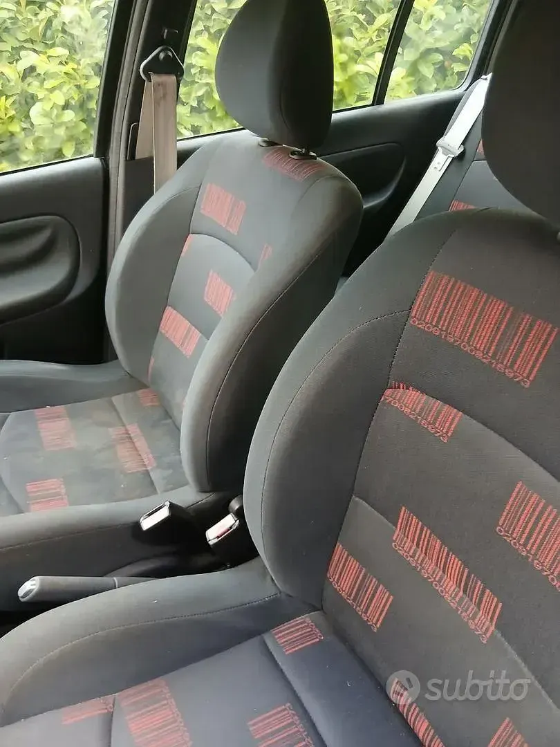 Usata Renault Clio 75 CV (55 kW) 2005 Utilitaria