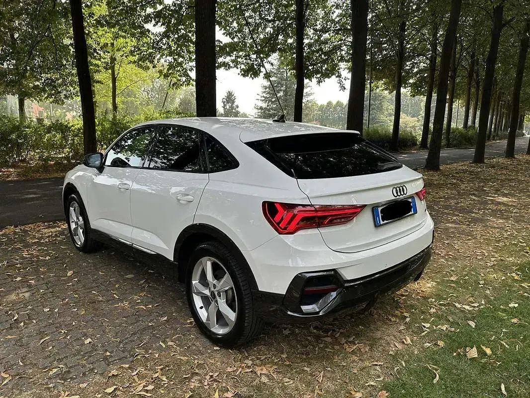 Usata Audi Q3 Sportback Ambiente 150 CV (110 kW) 2023 Bianco SUV