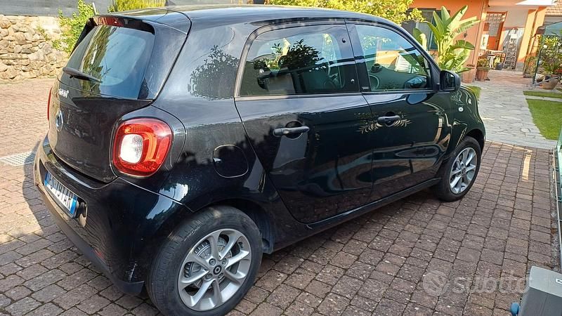 Usata Smart ForFour Electric Drive Passion 52 kW (71 CV) 2018 Nero Utilitaria