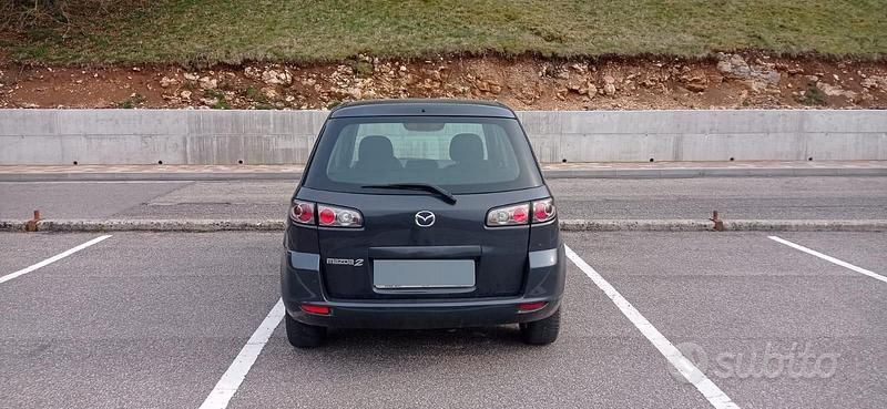 Usata Mazda 2 68 CV (50 kW) 2006 Nero Utilitaria