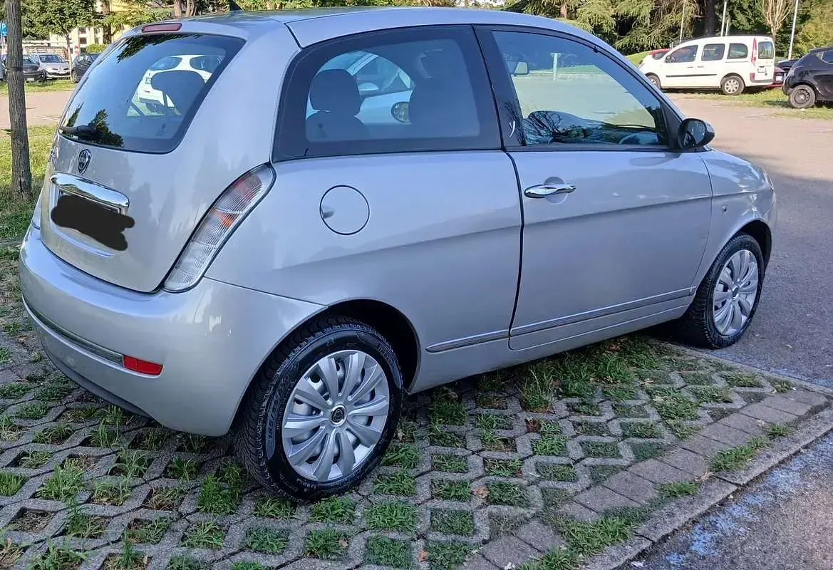 Usata Lancia Ypsilon 60 CV (44 kW) 2008 Utilitaria