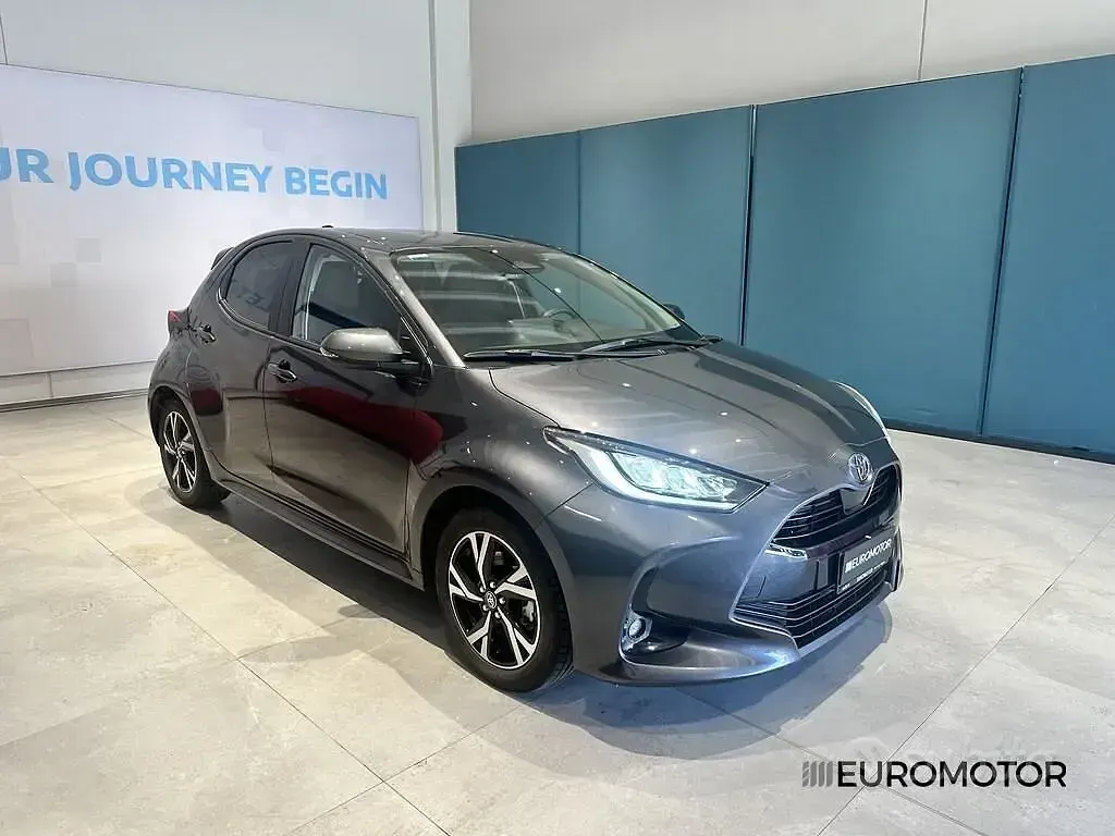 Usata Toyota Yaris Hybrid Trend 2024 Grigio Berlina
