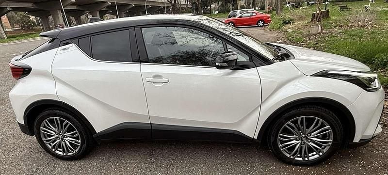 Usata Toyota C-HR Lounge 152 CV (111 kW) 2022 Bianco SUV