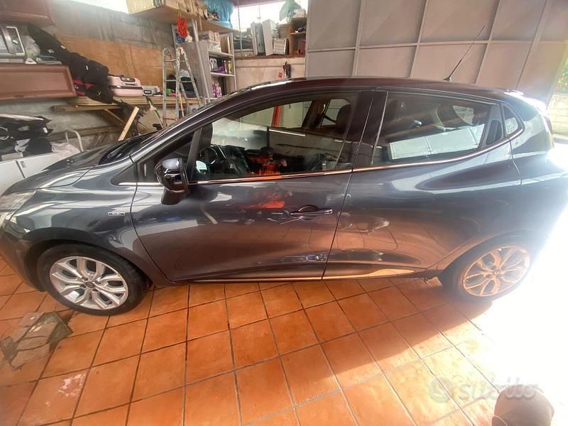 Usata Renault Clio IV 2018 Grigio Berlina