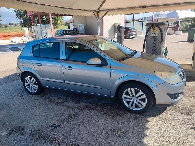 Usata Opel Astra 115 CV (84 kW) 2008 Berlina