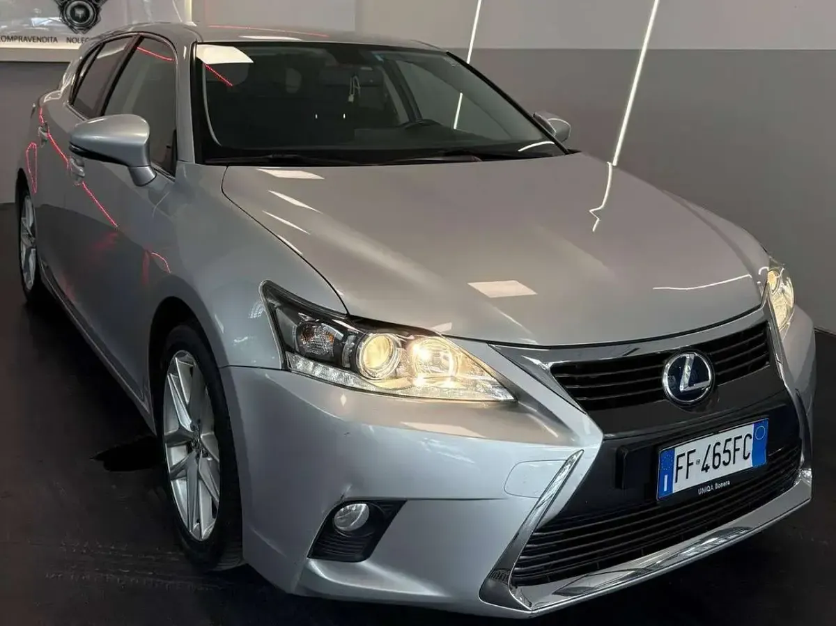 Usata Lexus CT200h Sport Line 136 CV (100 kW) 2016 Argento Berlina