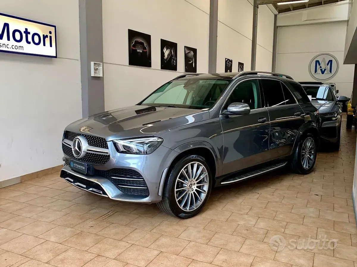 Usata Mercedes GLE300 Premium Plus 272 CV (200 kW) 2023 Grigio SUV