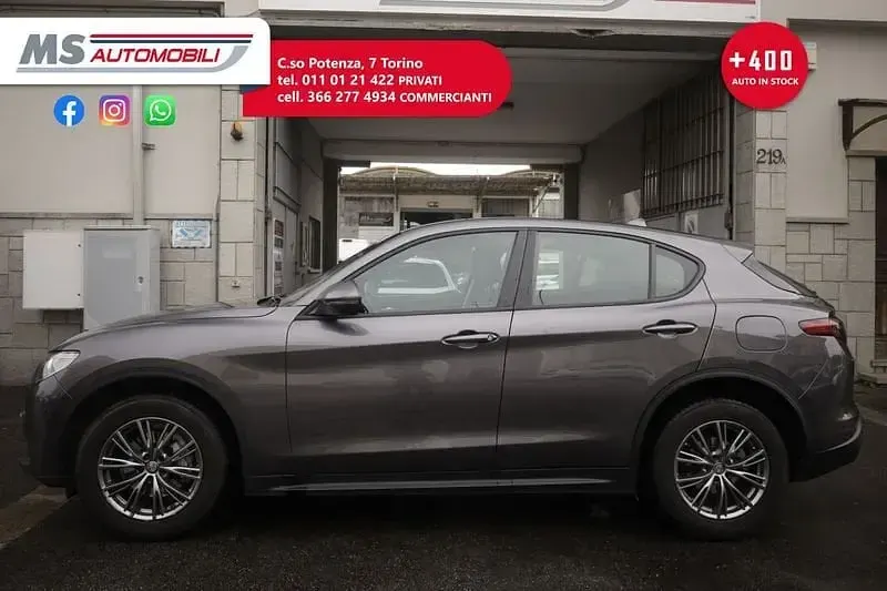 Usata Alfa Romeo Stelvio Business 210 CV (154 kW) 2017 Grigio scuro SUV
