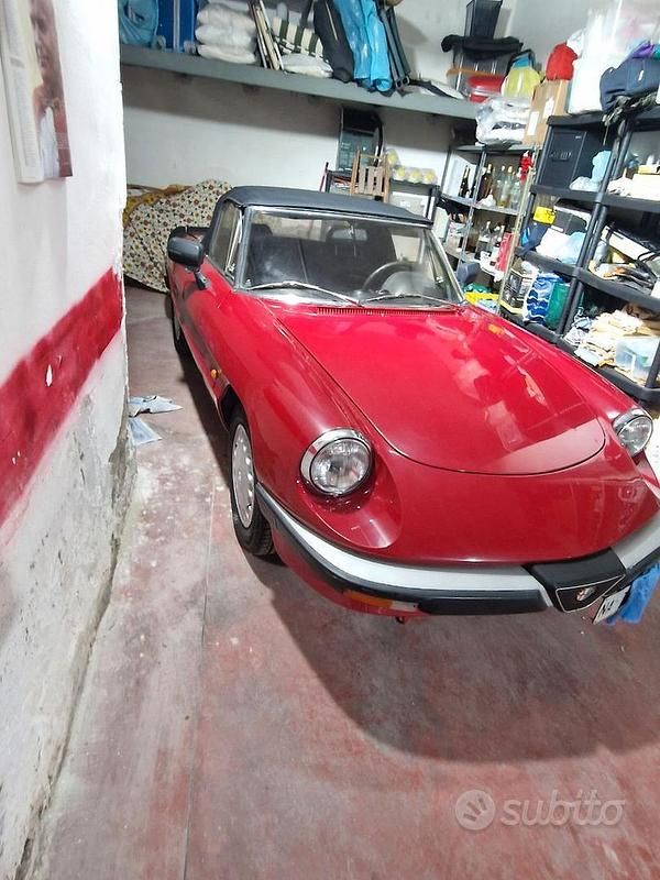 Usata Alfa Romeo Spider 128 CV (94 kW) 1989 Rosso Cabrio