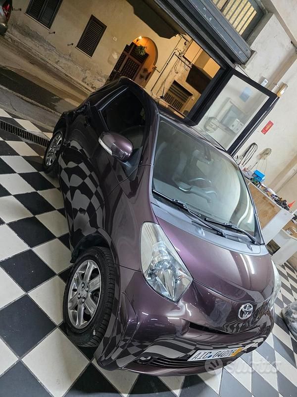 Second-hand Toyota iQ 89 CP (65 kW) 2009 Alb Hatchback