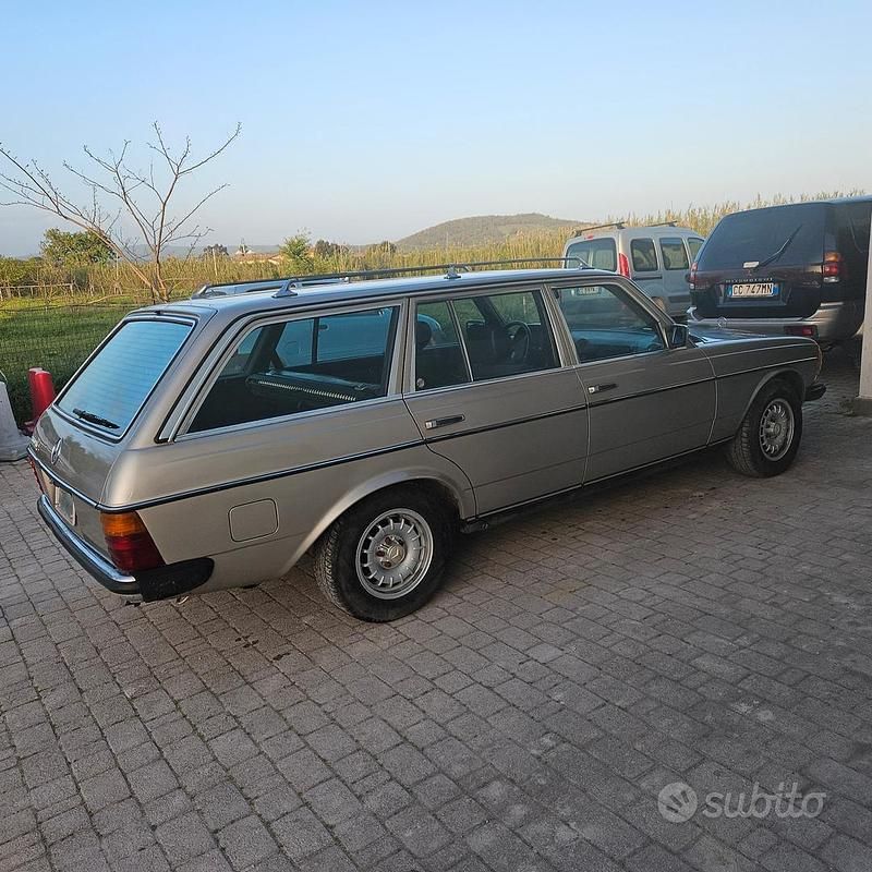 Usata Mercedes 300 88 CV (64 kW) 1985 Berlina