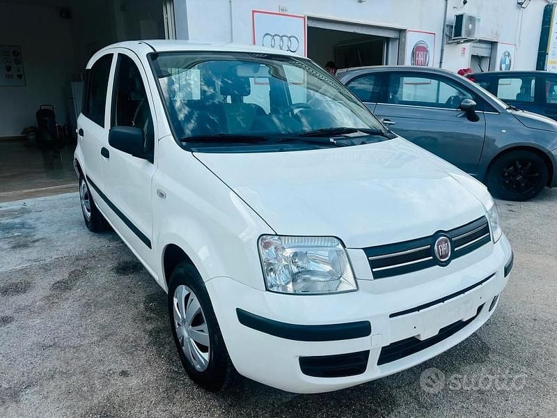 Bianco Usata 2010 Fiat Panda Dynamic Due volumi | 4500 € (Buon prezzo) - Immagine 1/4