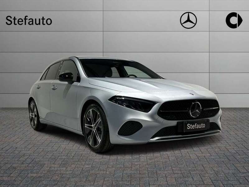 Argento Nuova 2024 Mercedes A180 Advanced Tre volumi | 31.400 € (Ottimo prezzo) - Immagine 1/4