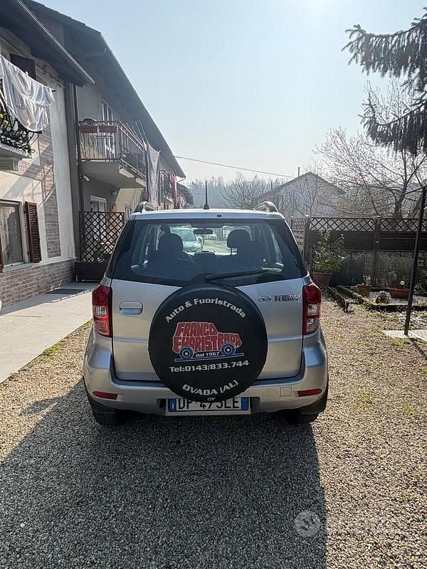 Usata Daihatsu Terios 105 CV (77 kW) 2007 Grigio SUV