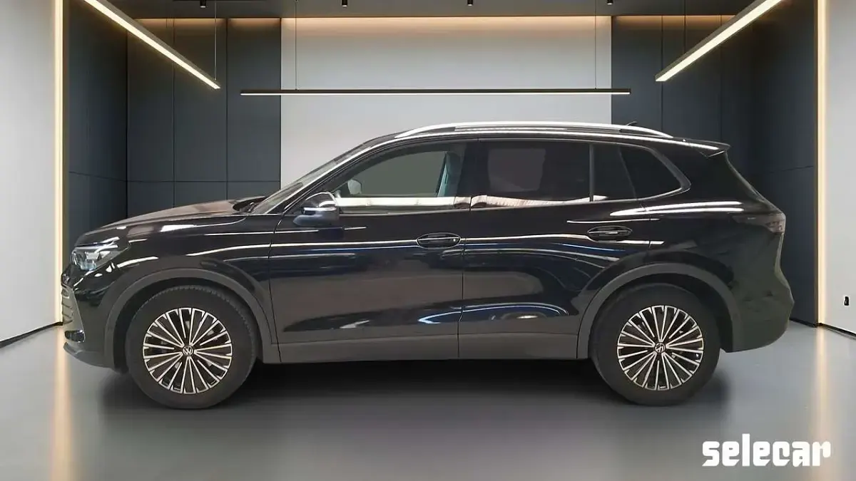 Usata VW Tiguan Edition 131 CV (96 kW) 2024 Nero metallizzato SUV