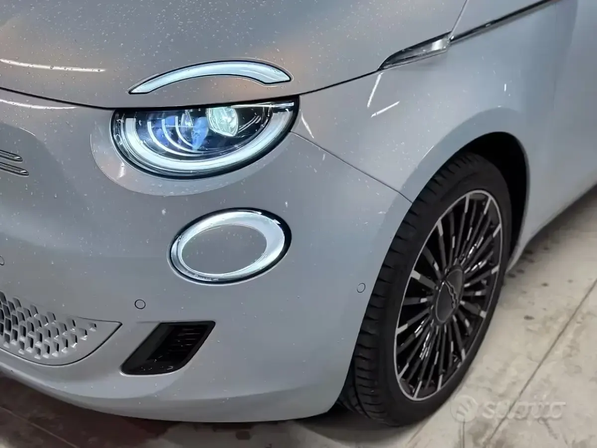 Używany Fiat 500e La Prima 42 kW (58 KM) 2021 Niebieski Sedan/Limuzyna