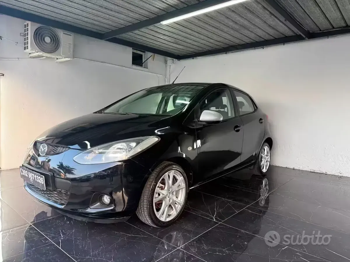 Usata Mazda 2 86 CV (63 kW) 2008 Nero Utilitaria