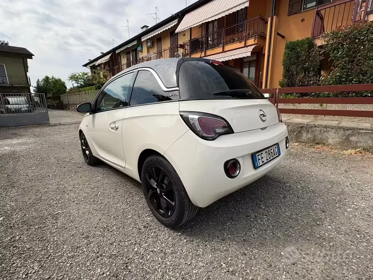 Usata Opel Adam 87 CV (63 kW) 2016 Beige Utilitaria