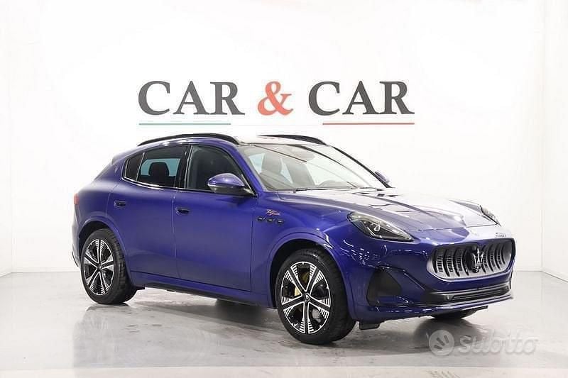 Blu Nuova 2025 Maserati Grecale Folgore SUV | 81.000 € (Buon prezzo) - Immagine 1/4