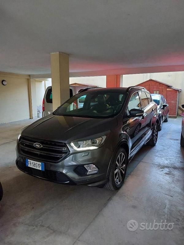 Usata Ford Kuga ST 120 CV (88 kW) 2018 Grigio SUV