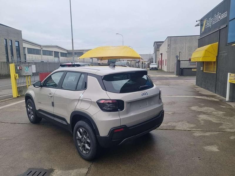 Nuova Jeep Avenger Longitude 101 CV (74 kW) 2025 Grigio / metallizzato SUV