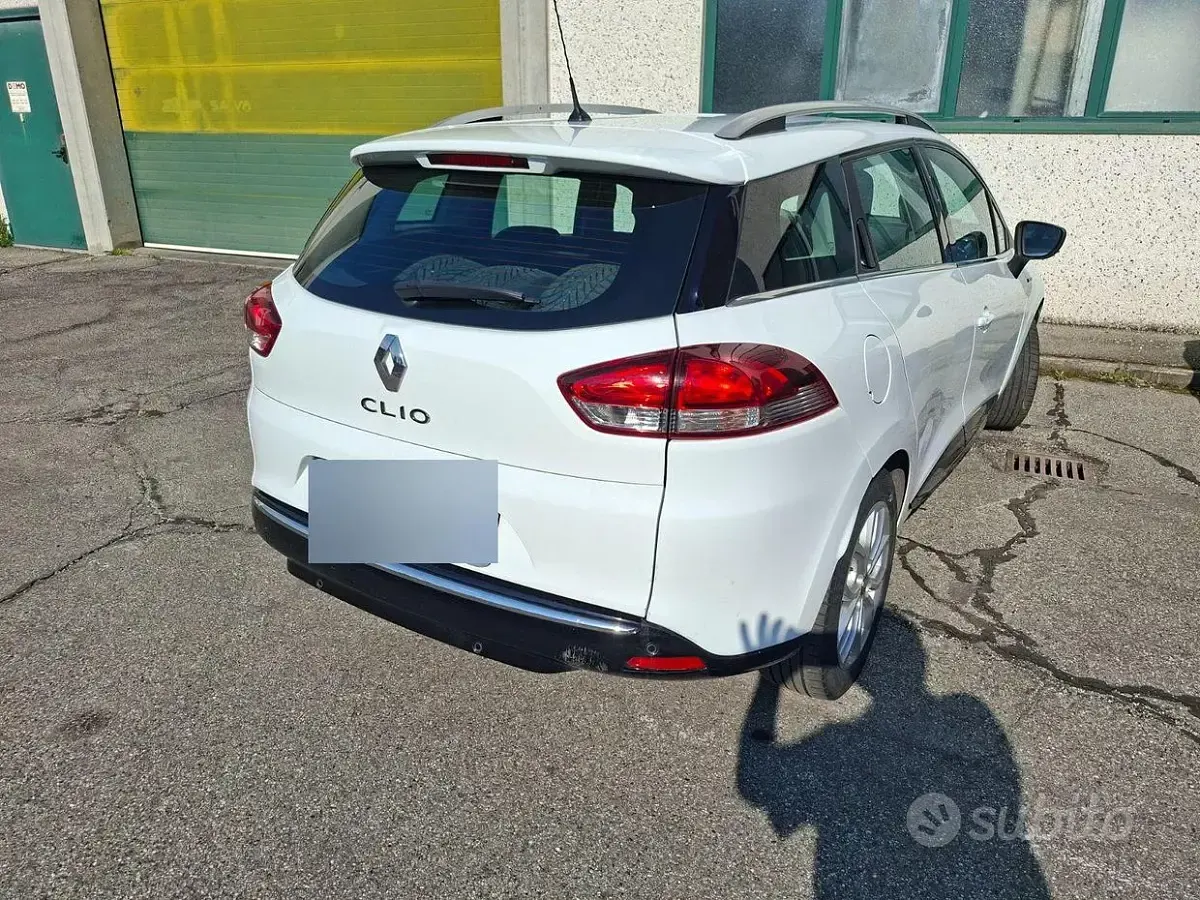 Usata Renault Clio 120 CV (88 kW) 2019 Bianco Station wagon