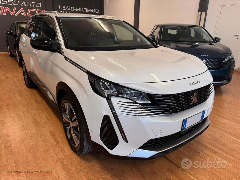 Usata Peugeot 5008 Allure 131 CV (96 kW) 2022 Bianco SUV