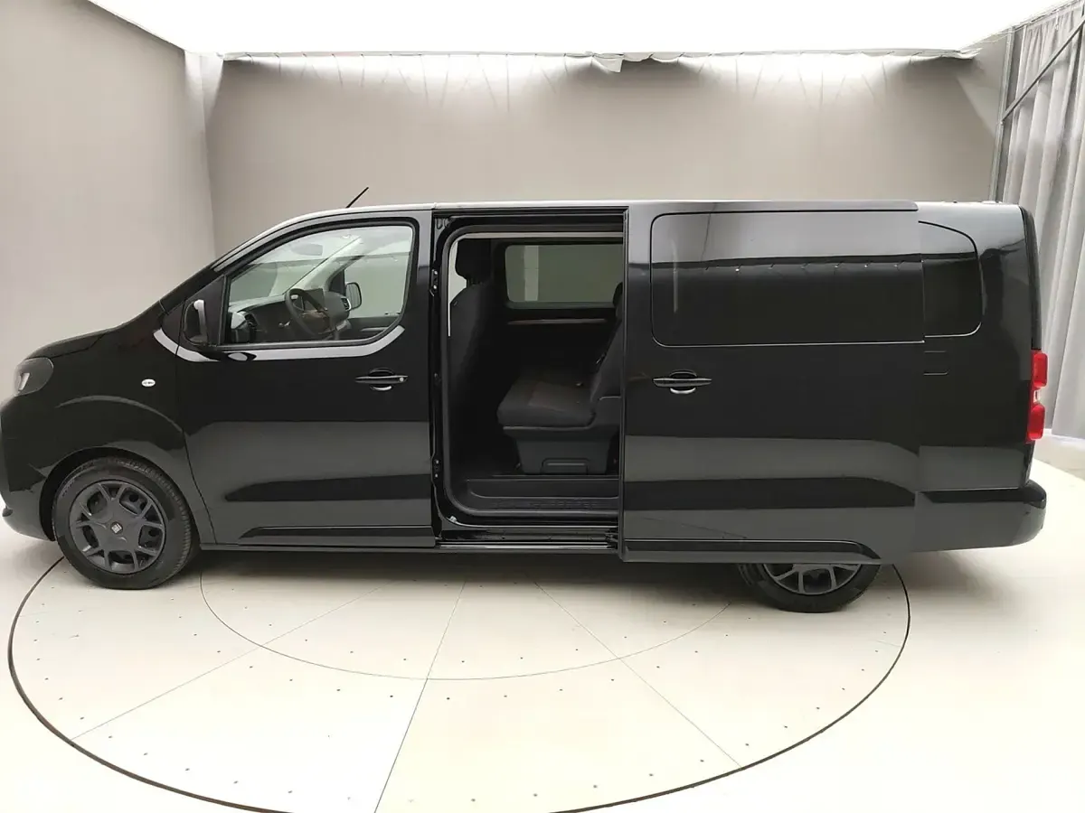 Nuova Fiat Scudo 180 CV (132 kW) 2025 Nero cinema Furgone