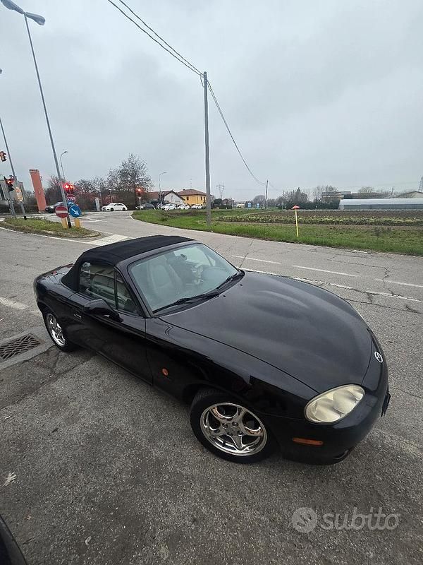 Usata Mazda MX5 2004 Nero Cabrio