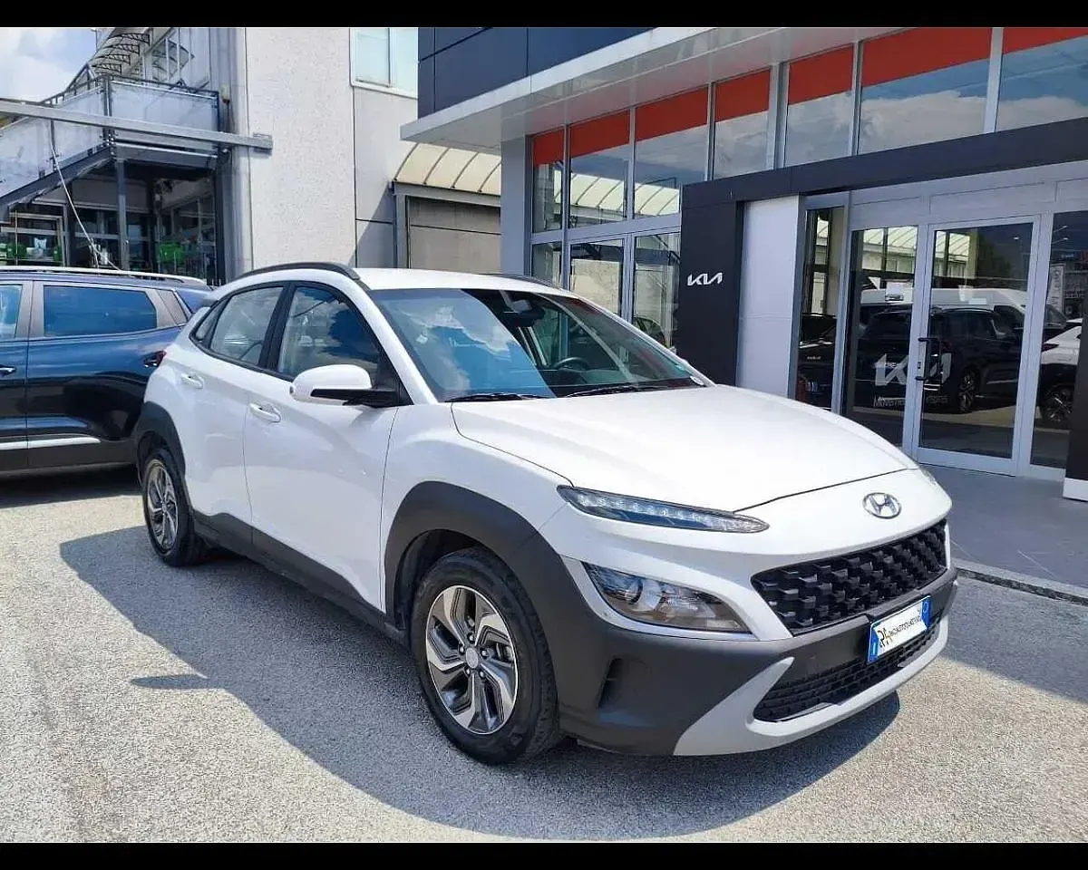 Usata Hyundai Kona 105 CV (77 kW) 2021 Bianco SUV