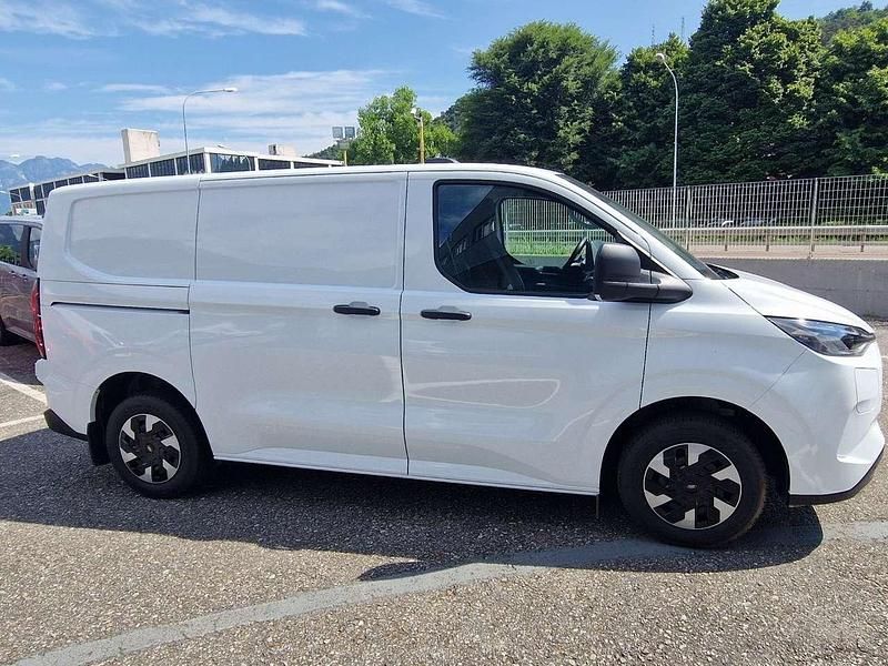 Nuova Ford E-Transit Trend 100 kW (136 CV) 2025 Bianco Furgone