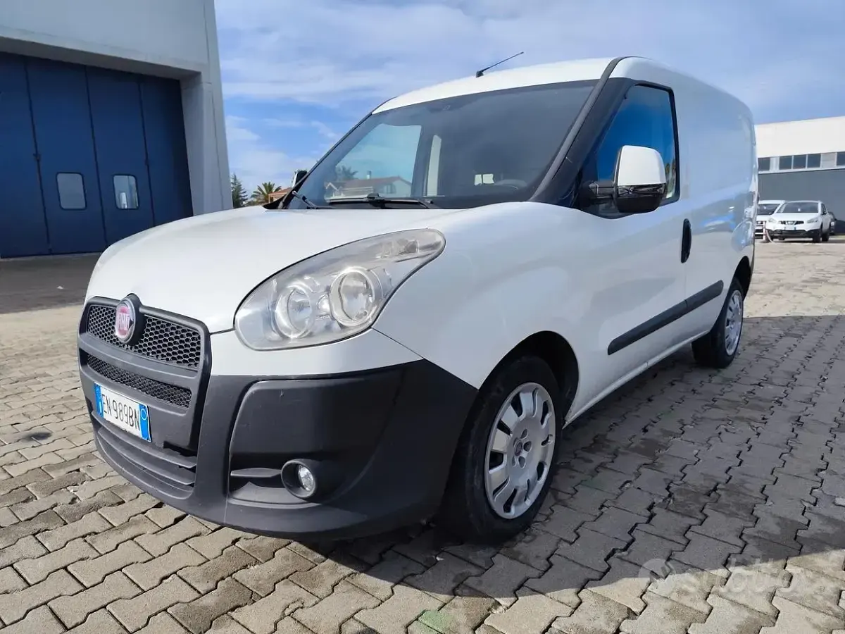 Usata Fiat Doblò 120 CV (88 kW) 2012 Monovolume