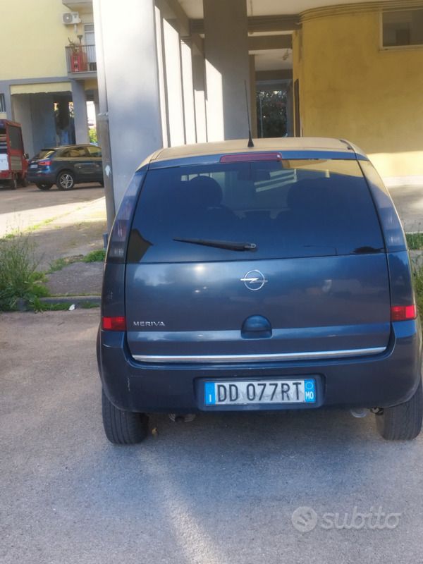 Blu Usata 2006 Opel Meriva Monovolume | 2000 € (Cara) - Immagine 1/4