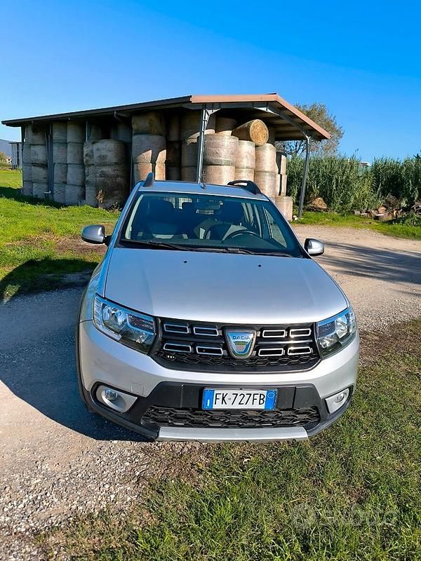 Usata Dacia Sandero 90 CV (66 kW) 2017 Grigio Utilitaria