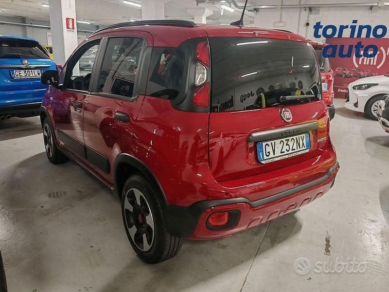Usata Fiat Panda Cross Cross 69 CV (50 kW) 2024 Rosso Utilitaria