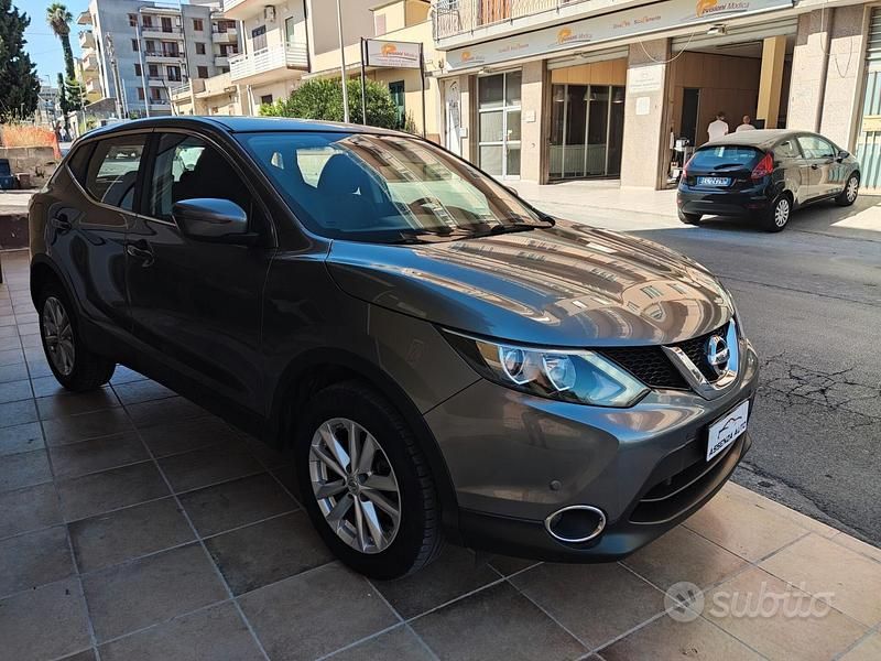 Usata Nissan Qashqai N-Vision 110 CV (80 kW) 2016 Grigio SUV
