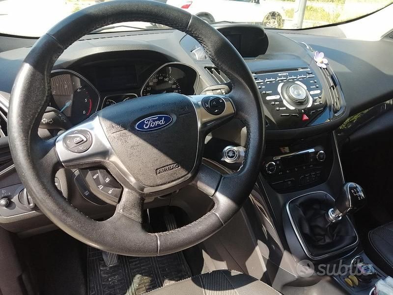 Usata Ford Kuga Titanium 140 CV (102 kW) 2013 Grigio SUV