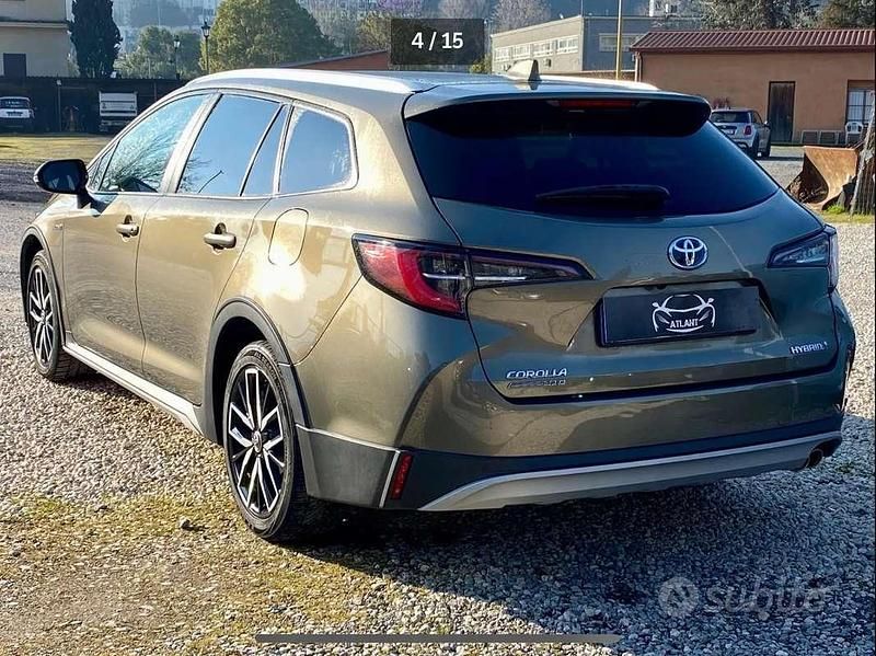 Usata Toyota Corolla 152 CV (111 kW) 2020 Bronzo Station wagon