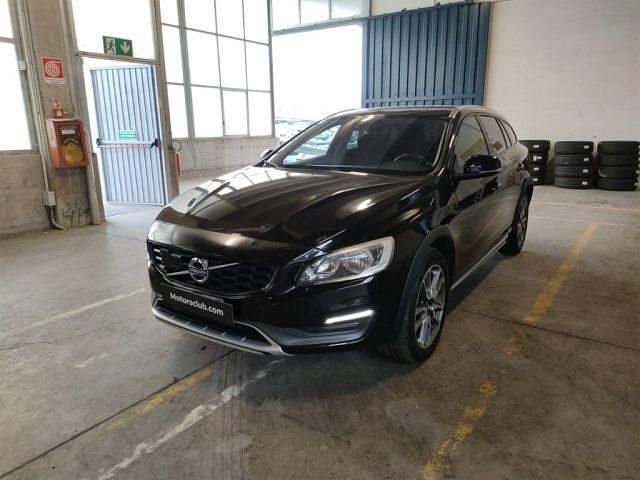 Usata Volvo V60 CC Momentum 2016 Nero Station wagon
